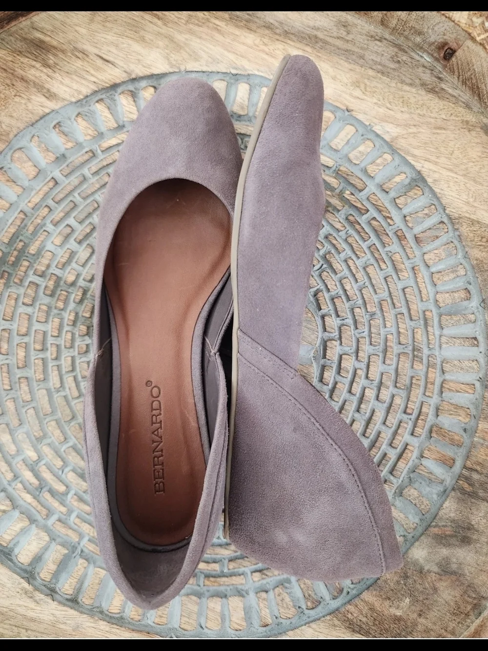 Bernardo Suede Ballet Flats Hidden Wedge, Taupe Mauve Neutral Classic Shoes 6.5